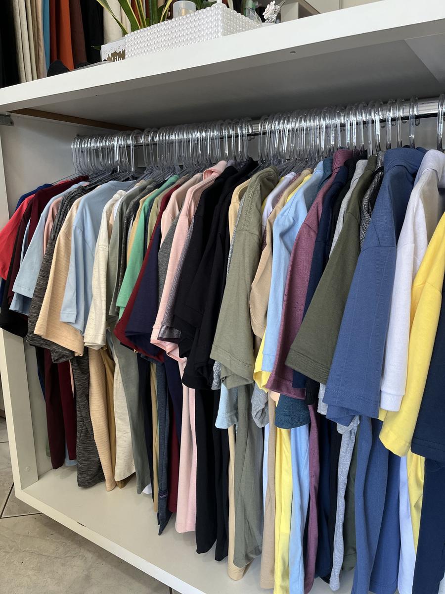Estante de Camisetas Ecco